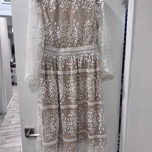 Ivy City Co White and Tan Midi Dress